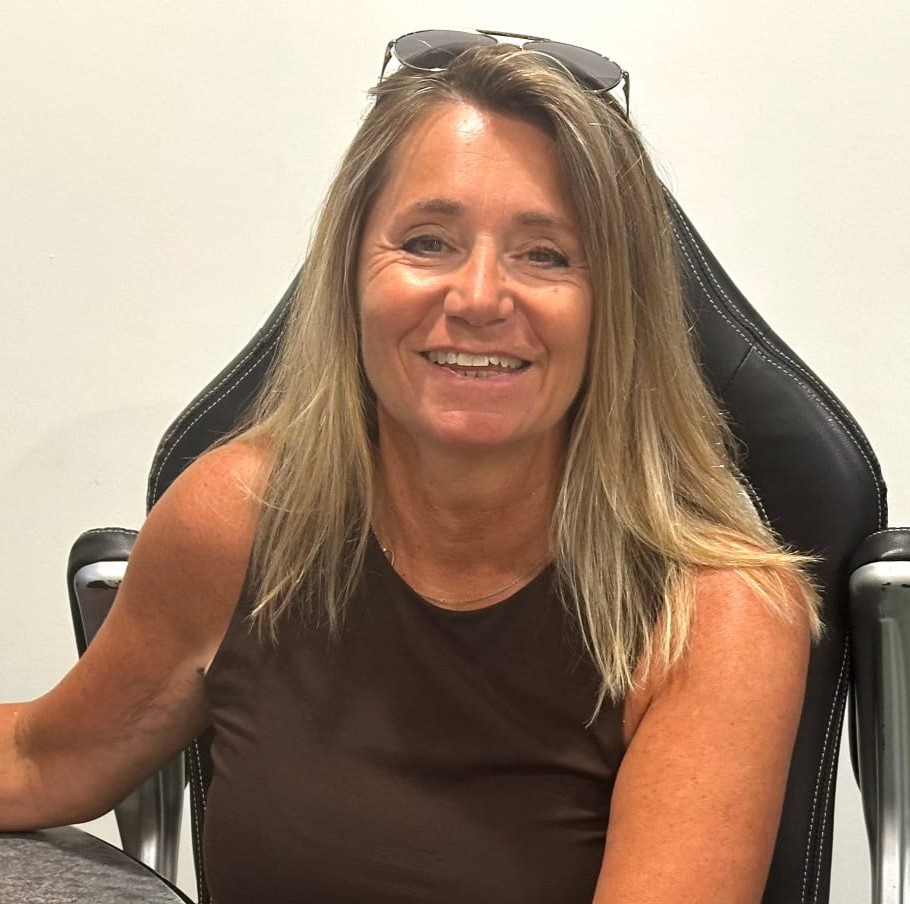 Fabienne, gérante de l'auto-école du pavois d'or
